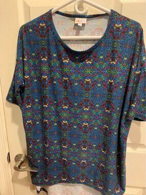 LuLaRoe XS Women’s T-Shirt Blue Multicolor Pattern Stretchy Casual Top